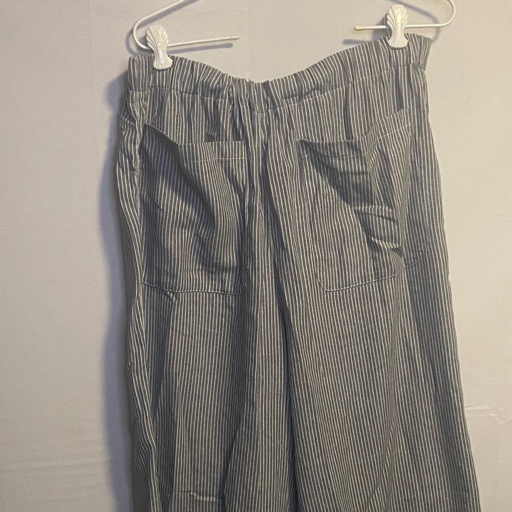 Women's StripedWhite Pants - Picture 5 of 8